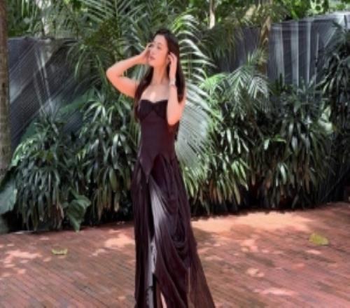 主持人张小薇晒照：度假开始