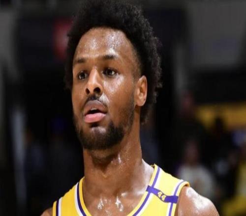 铁血两分变铁血三分！布朗尼最后8秒刷分遭狂喷，还连累老爹詹皇