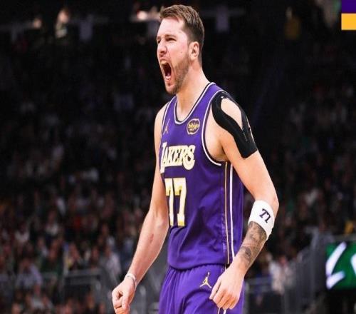 詹姆斯26分9板10助，湖人无缘逆转！字母哥21分，一战明白四件事