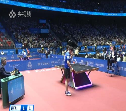 樊振东41战胜薛飞，顺利晋级全运会男单八强